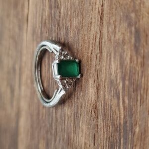 Stunning Emerald glass collectors avon ring size‎ 8 R250